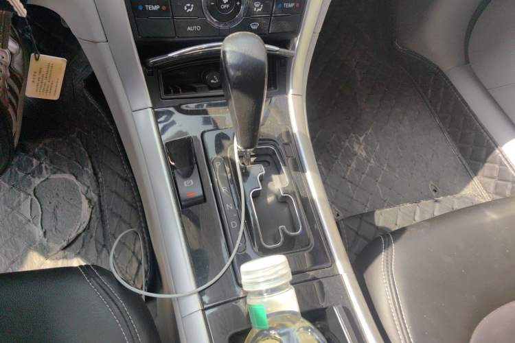 Used Bestune B90 2014 1.8T automatic comfort version Gear Lever