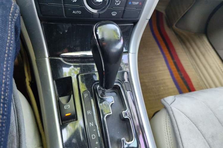Used Bestune B90 2014 1.8T automatic comfort version Gear Lever