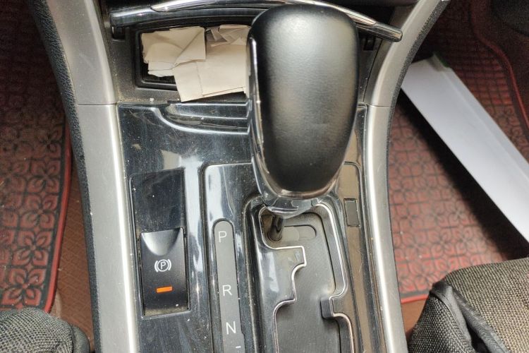 Used Bestune B90 2014 1.8T Automatic Luxury Model Gear Lever