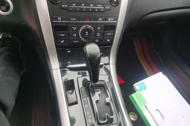 Used Bestune B90 2014 1.8T Automatic Luxury Model Gear Lever