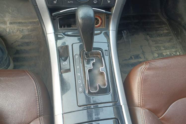 Used Bestune B90 2014 1.8T Automatic Luxury Model Gear Lever