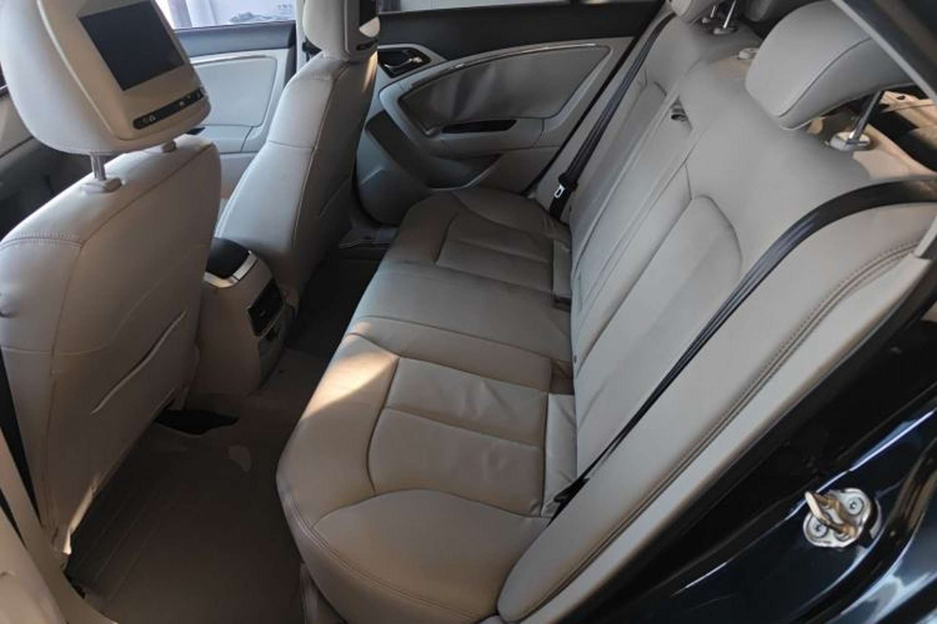 Used Bestune B90 2014 1.8T Automatic Luxury Model Left Rear Seat