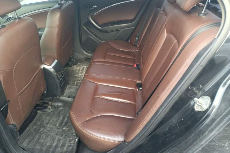 Used Bestune B90 2014 1.8T Automatic Luxury Model Left Rear Seat