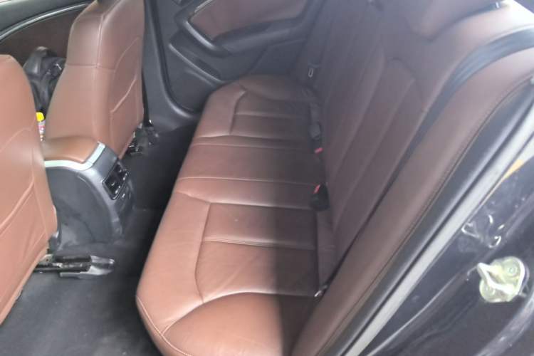 Used Bestune B90 2014 1.8T Automatic Luxury Model Left Rear Seat