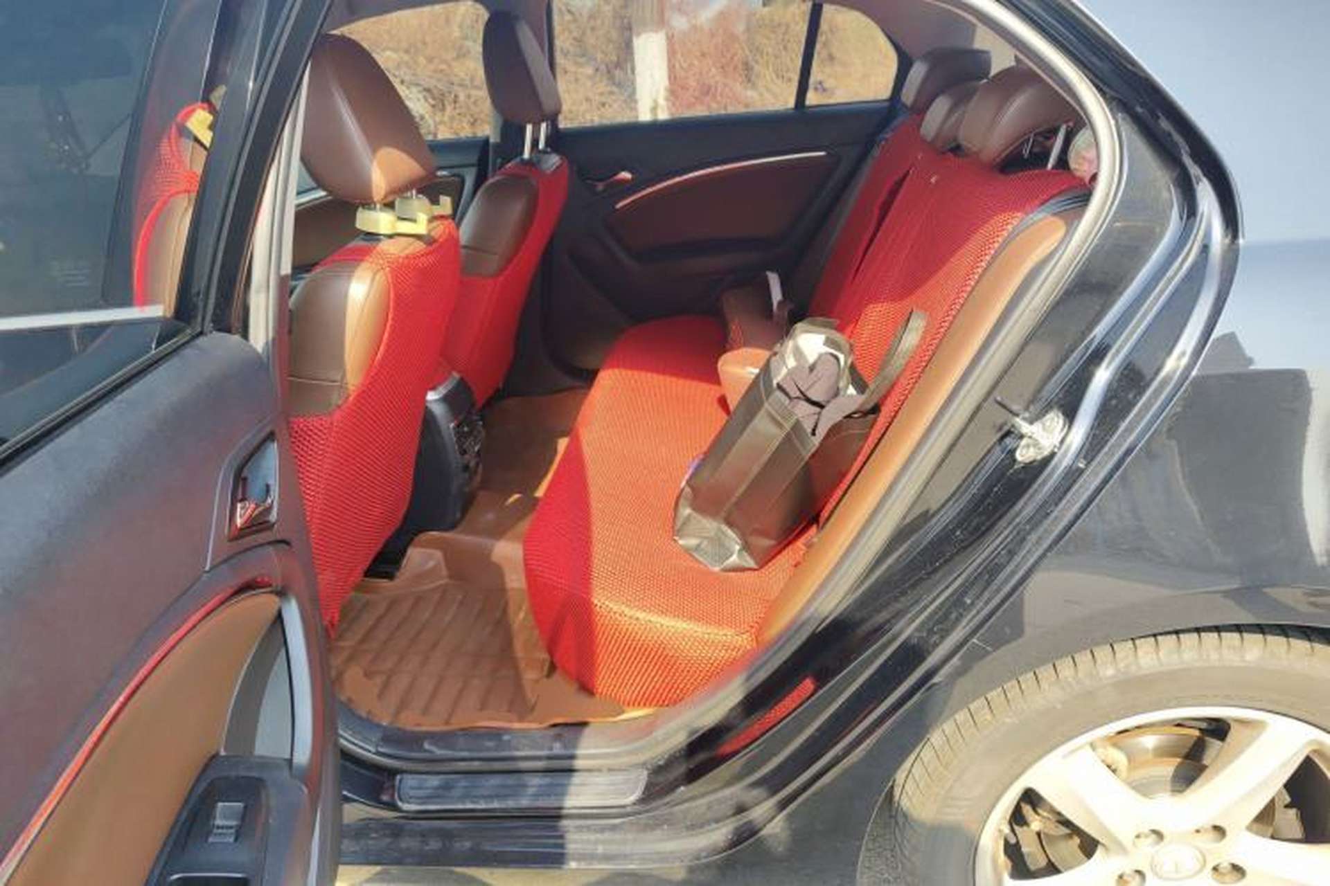 Used Bestune B90 2014 1.8T Automatic Luxury Model Left Rear Seat