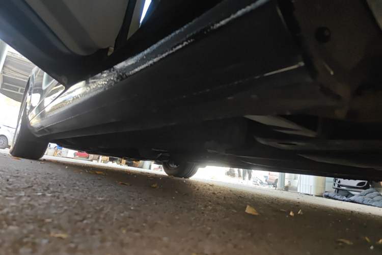 Used Bestune B90 2014 1.8T Automatic Luxury Model Left Side Sill