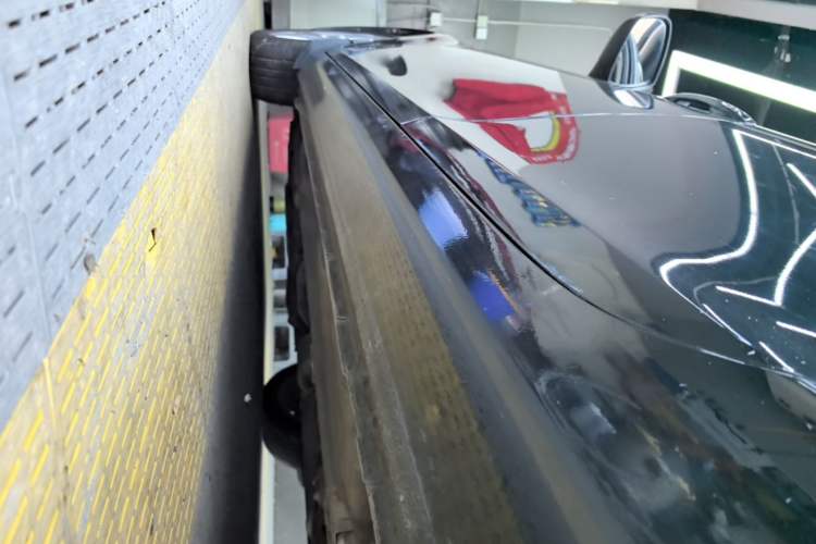 Used Bestune B90 2014 1.8T Automatic Luxury Model Left Side Sill