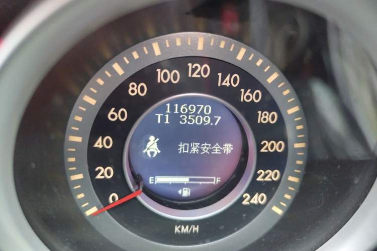 Used Bestune B90 2014 1.8T automatic comfort version Odometer Close Up