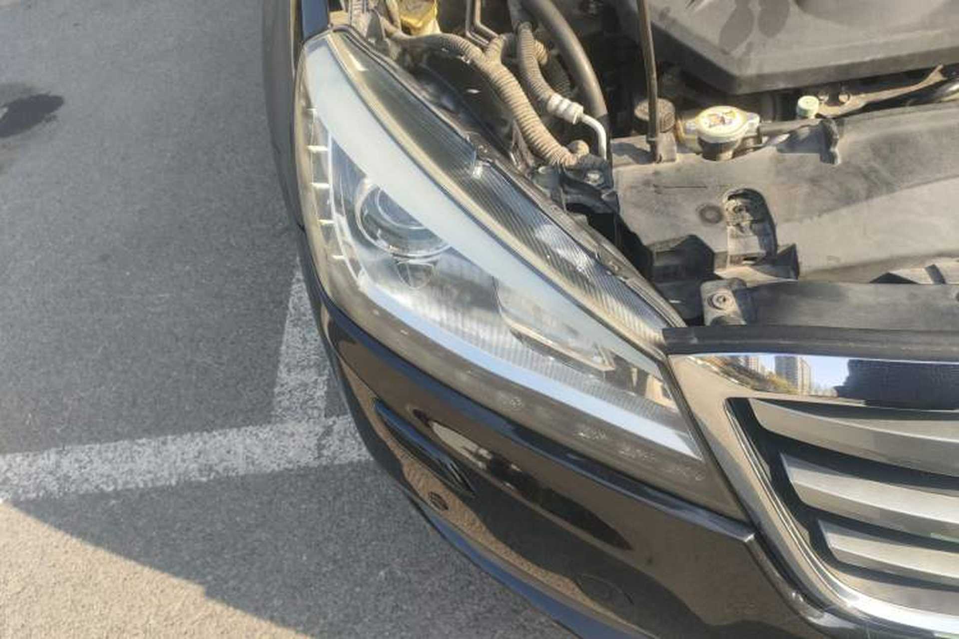 Used Bestune B90 2014 1.8T Automatic Luxury Model Right Front Headlight