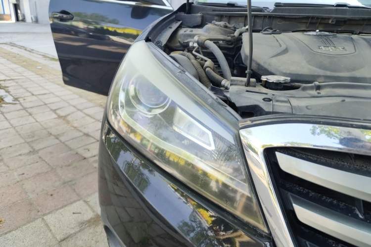 Used Bestune B90 2014 1.8T automatic comfort version Right Front Headlight