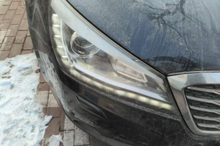 Used Bestune B90 2014 1.8T Automatic Luxury Model Right Front Headlight