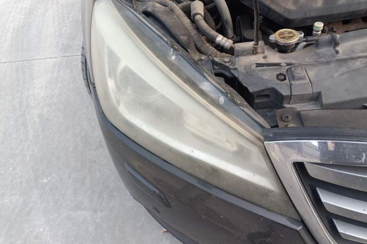 Used Bestune B90 2014 1.8T Automatic Luxury Model Right Front Headlight
