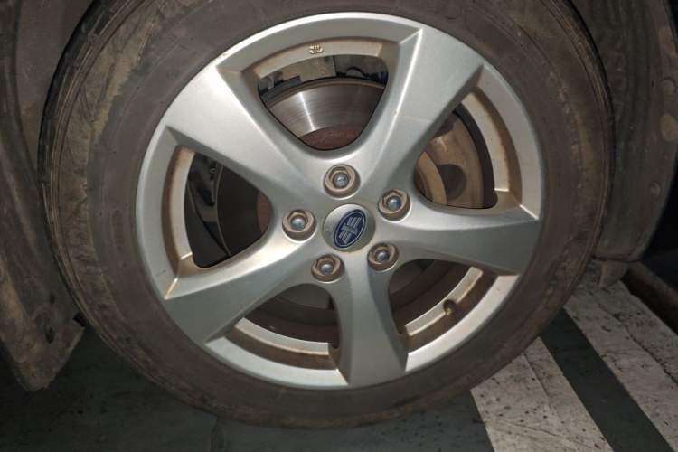 Used Bestune B90 2014 1.8T Automatic Flagship Model Right Front Wheel Hub
