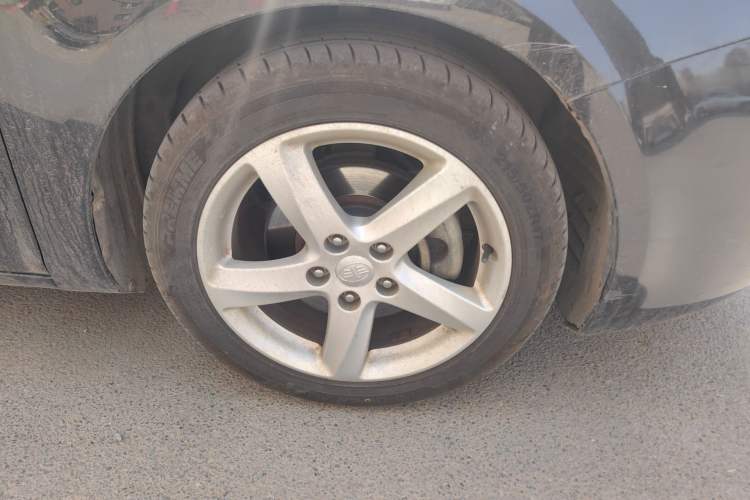 Used Bestune B90 2014 1.8T automatic comfort version Right Front Wheel Hub