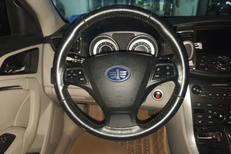 Used Bestune B90 2014 1.8T Automatic Flagship Model Steering Wheel