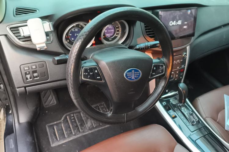 Used Bestune B90 2014 1.8T Automatic Luxury Model Steering Wheel