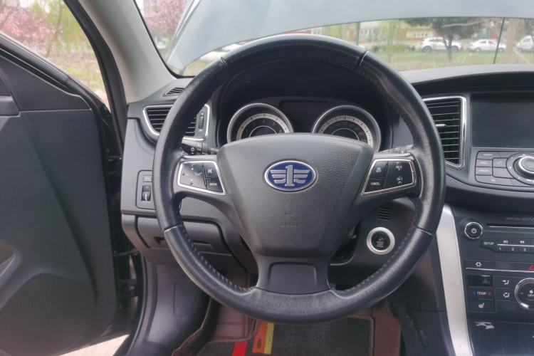 Used Bestune B90 2014 1.8T Automatic Luxury Model Steering Wheel