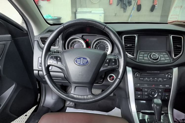 Used Bestune B90 2014 1.8T Automatic Luxury Model Steering Wheel