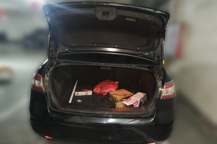 Used Bestune B90 2014 1.8T Automatic Flagship Model Trunk