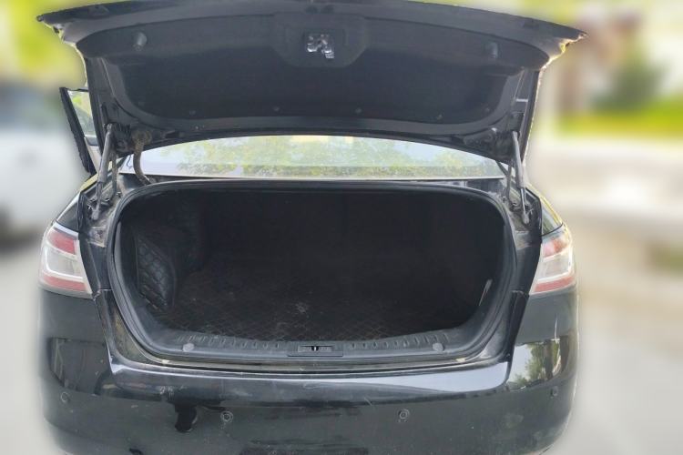Used Bestune B90 2014 1.8T automatic comfort version Trunk