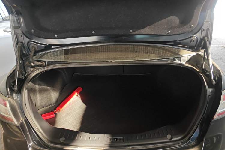 Used Bestune B90 2014 1.8T Automatic Luxury Model Trunk