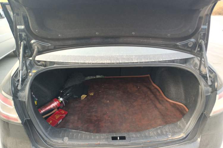 Used Bestune B90 2014 1.8T Automatic Luxury Model Trunk