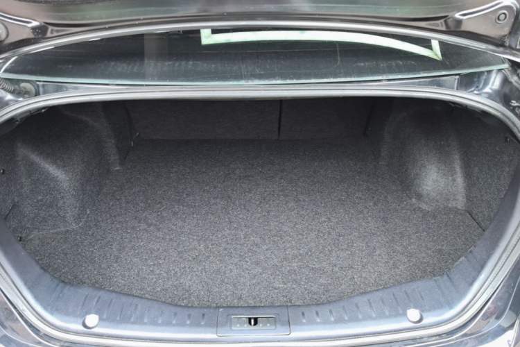 Used Bestune B90 2014 1.8T Automatic Luxury Model Trunk