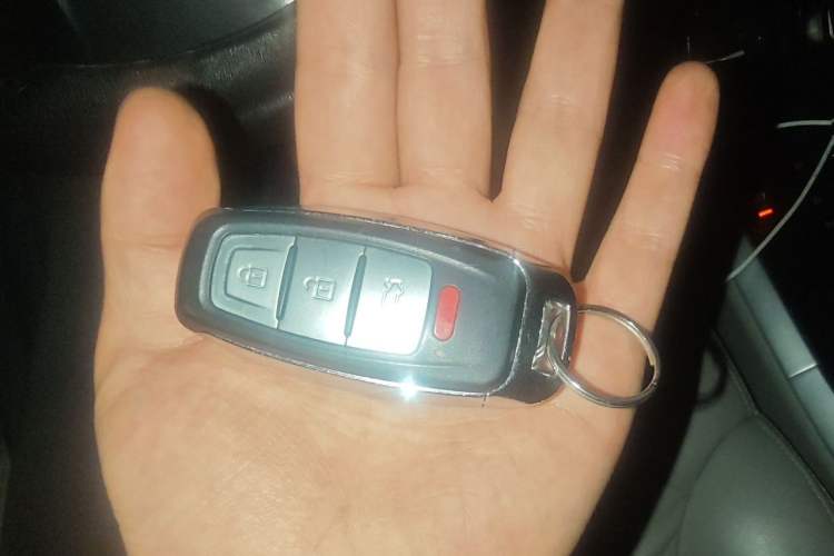 Used Bestune B90 2014 1.8T Automatic Flagship Model Vehicle Key