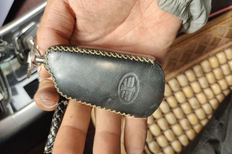 Used Bestune B90 2014 1.8T Automatic Luxury Model Vehicle Key