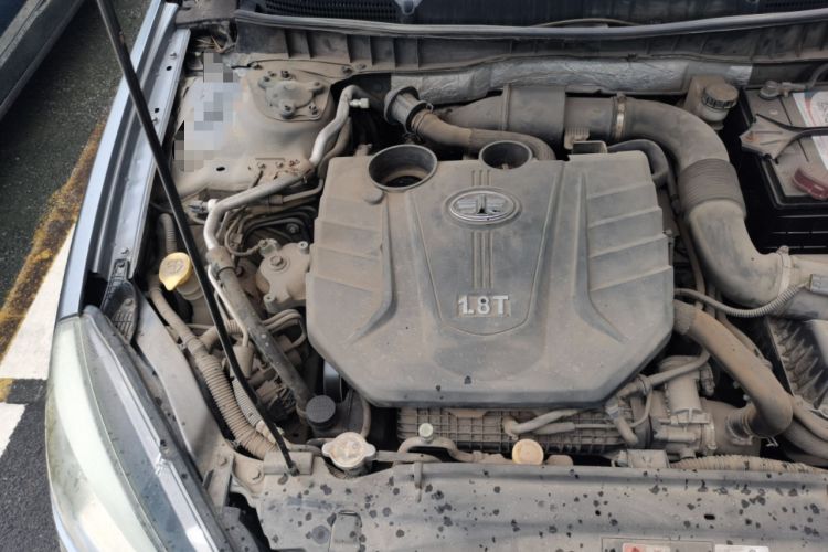 Used Bestune B90 2014 1.8T automatic comfort version Engine Bay Right