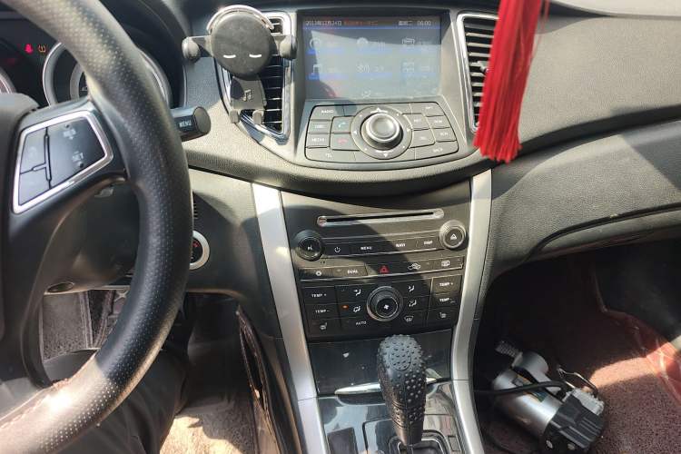 Used Bestune B90 2014 1.8T Automatic Luxury Model Audio And AC Panel