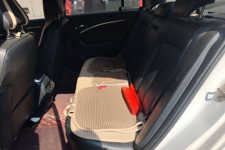 Used Bestune B90 2014 1.8T Automatic Luxury Model Left Rear Seat