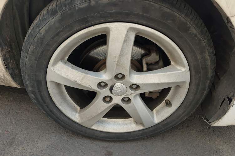 Used Bestune B90 2014 1.8T Automatic Luxury Model Right Front Wheel Hub