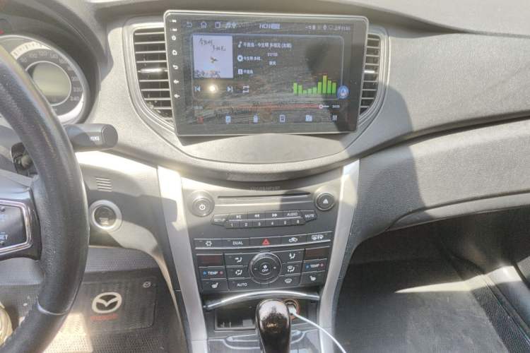 Used Bestune B90 2016 10th Anniversary Edition 1.8T Automatic Luxury Model Audio And AC Panel