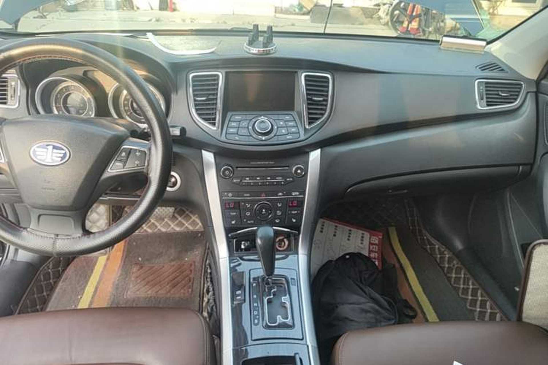 Used Bestune B90 2016 10th Anniversary Edition 1.8T Automatic Prestige Model Audio And AC Panel