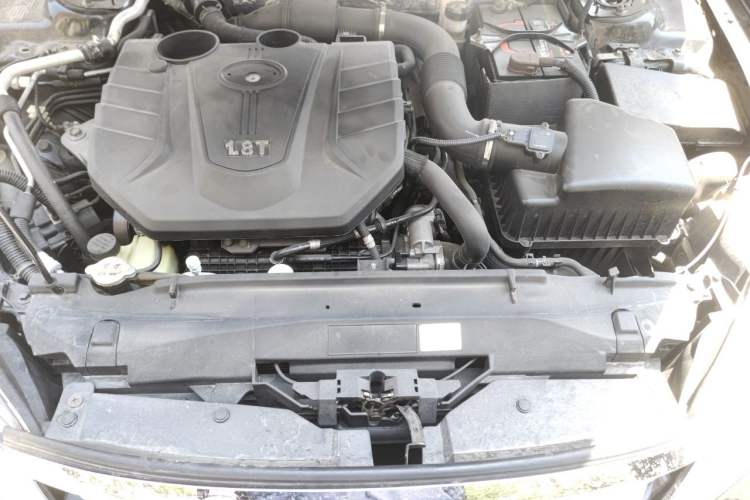 Used Bestune B90 2016 10th Anniversary Edition 1.8T Automatic Luxury Model Engine Bay