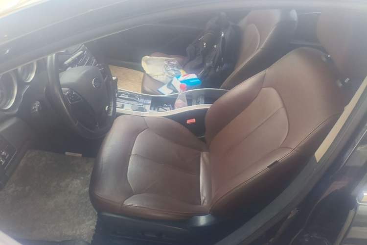 Used Bestune B90 2016 10th Anniversary Edition 1.8T Automatic Luxury Model Left Front Seat