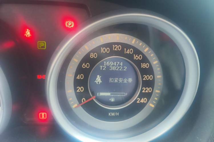 Used Bestune B90 2016 10th Anniversary Edition 1.8T Automatic Luxury Model Odometer Close Up