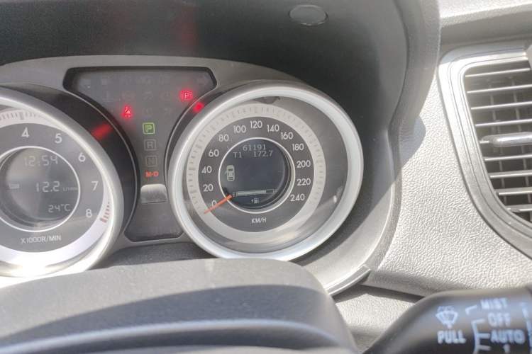 Used Bestune B90 2016 10th Anniversary Edition 1.8T Automatic Luxury Model Odometer Close Up