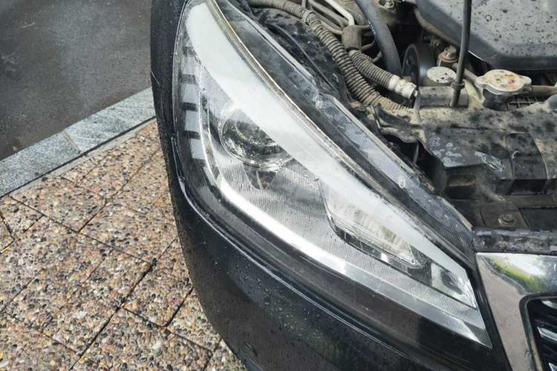 Used Bestune B90 2016 10th Anniversary Edition 1.8T Automatic Luxury Model Right Front Headlight