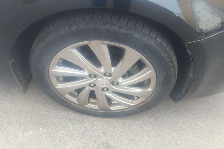 Used Bestune B90 2016 10th Anniversary Edition 1.8T Automatic Luxury Model Right Front Wheel Hub
