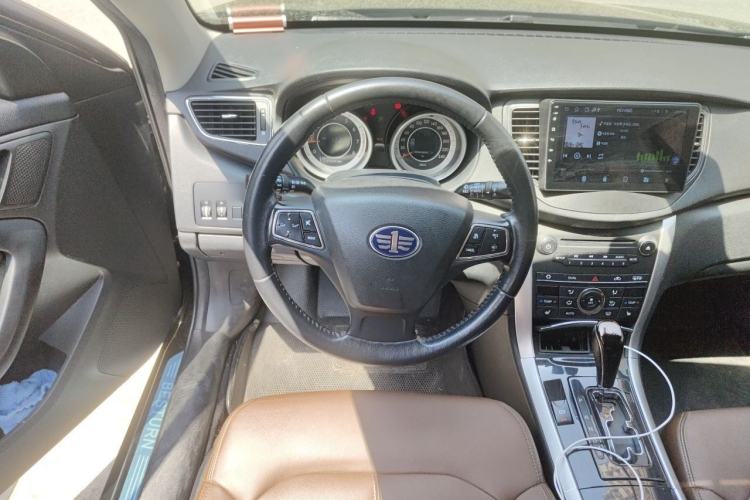 Used Bestune B90 2016 10th Anniversary Edition 1.8T Automatic Luxury Model Steering Wheel