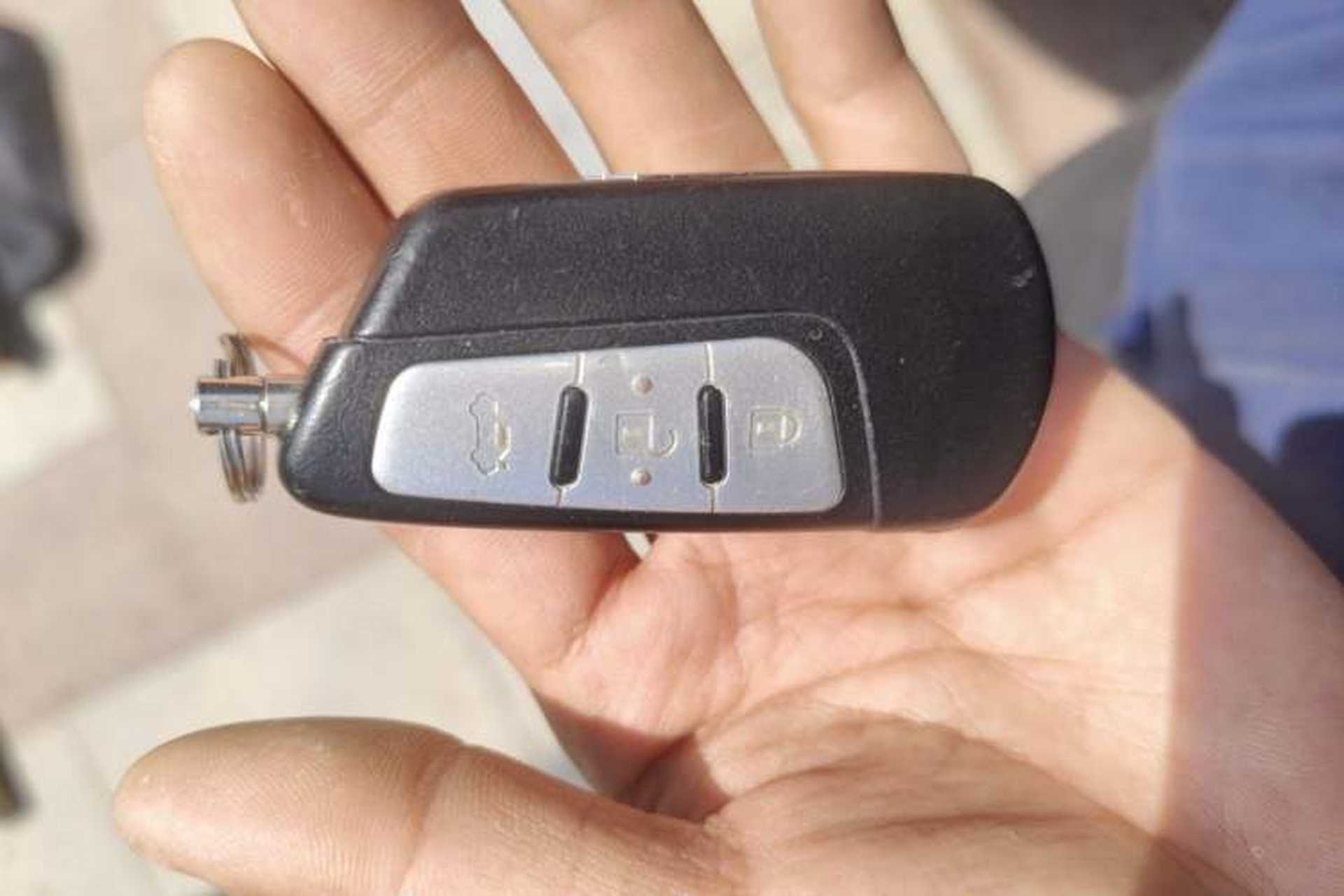 Used Bestune B90 2016 10th Anniversary Edition 1.8T Automatic Luxury Model Vehicle Key