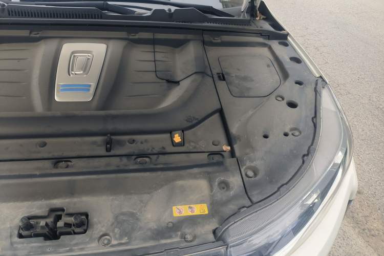 Used Bestune E01 2020 Gravitational Wave Model Engine Bay Left