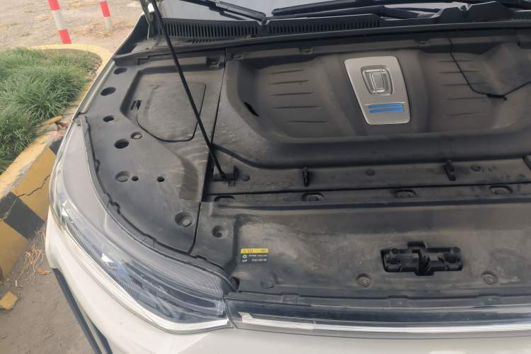 Used Bestune E01 2020 Gravitational Wave Model Engine Bay Right