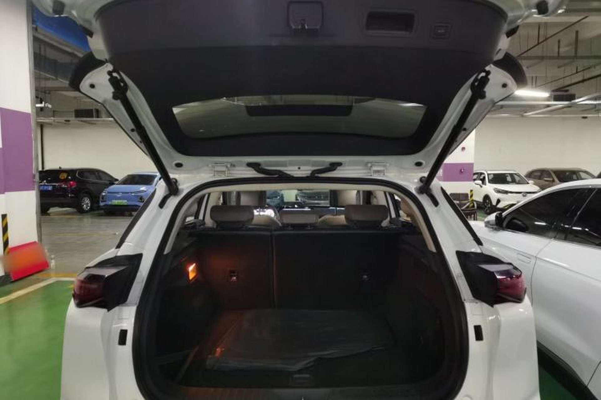 Used Bestune E01 2020 Spatial Curvature Type Trunk