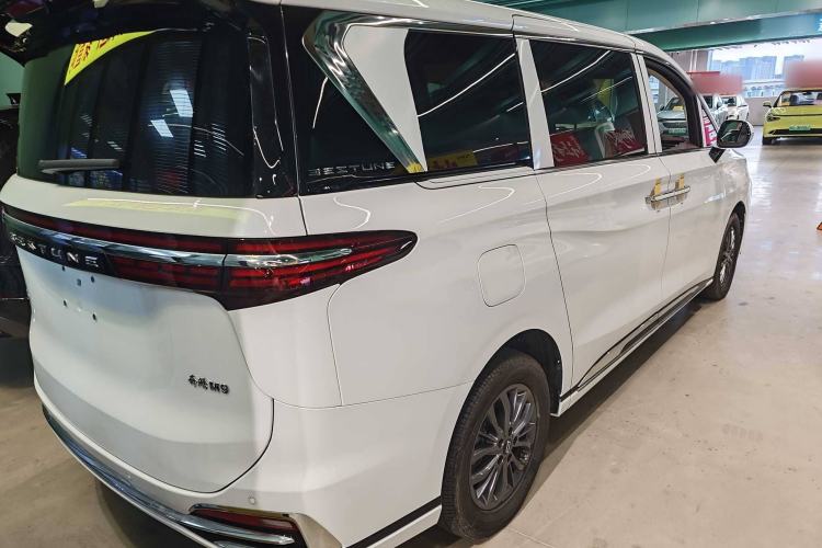 Used Bestune M9 2023 2.0T Prestige Edition Exterior 5