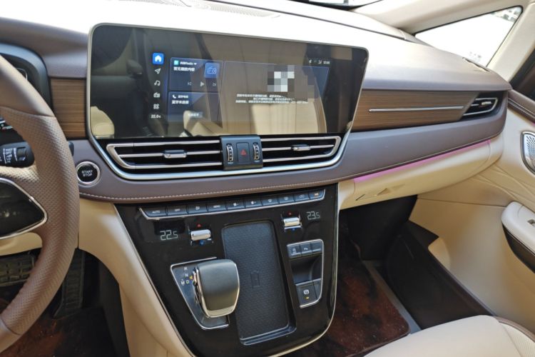 Used Bestune M9 2023 2.0T Ultimate Edition Audio And AC Panel