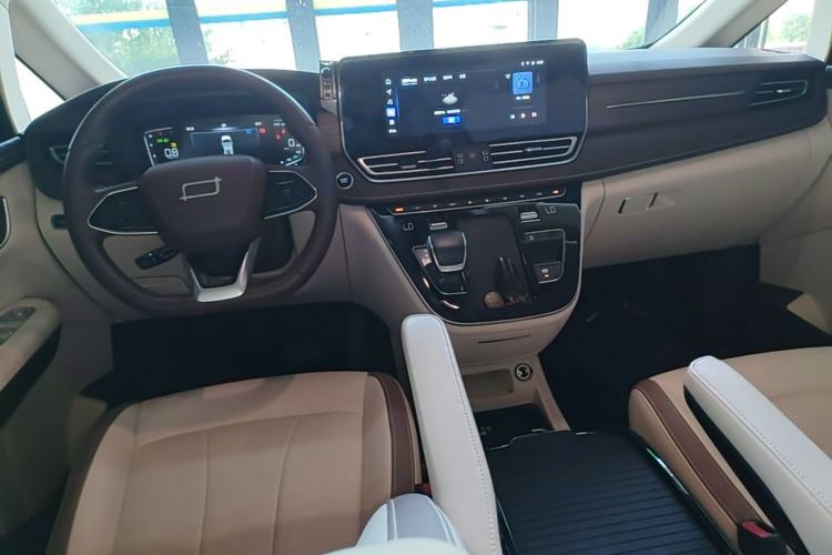 Used Bestune M9 2023 2.0T Prestige Edition Center Console