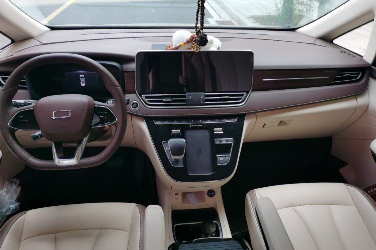 Used Bestune M9 2023 2.0T Ultimate Edition Center Console
